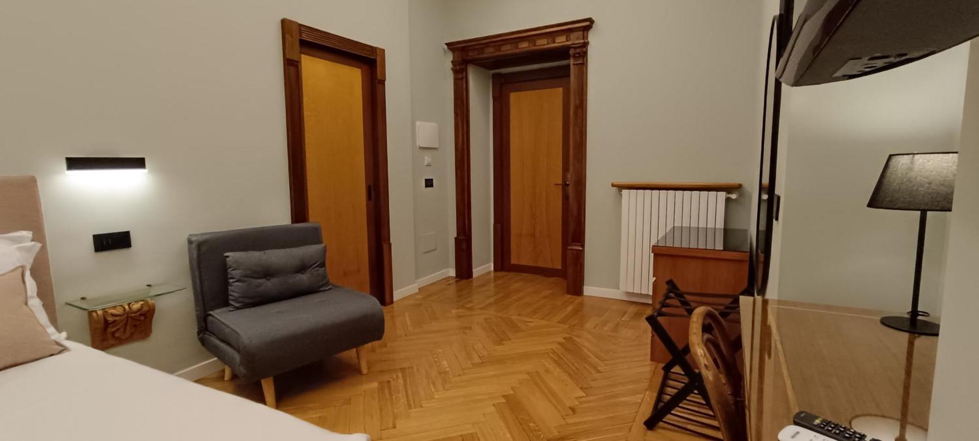 Deluxe Spaccanapoli Экстерьер фото